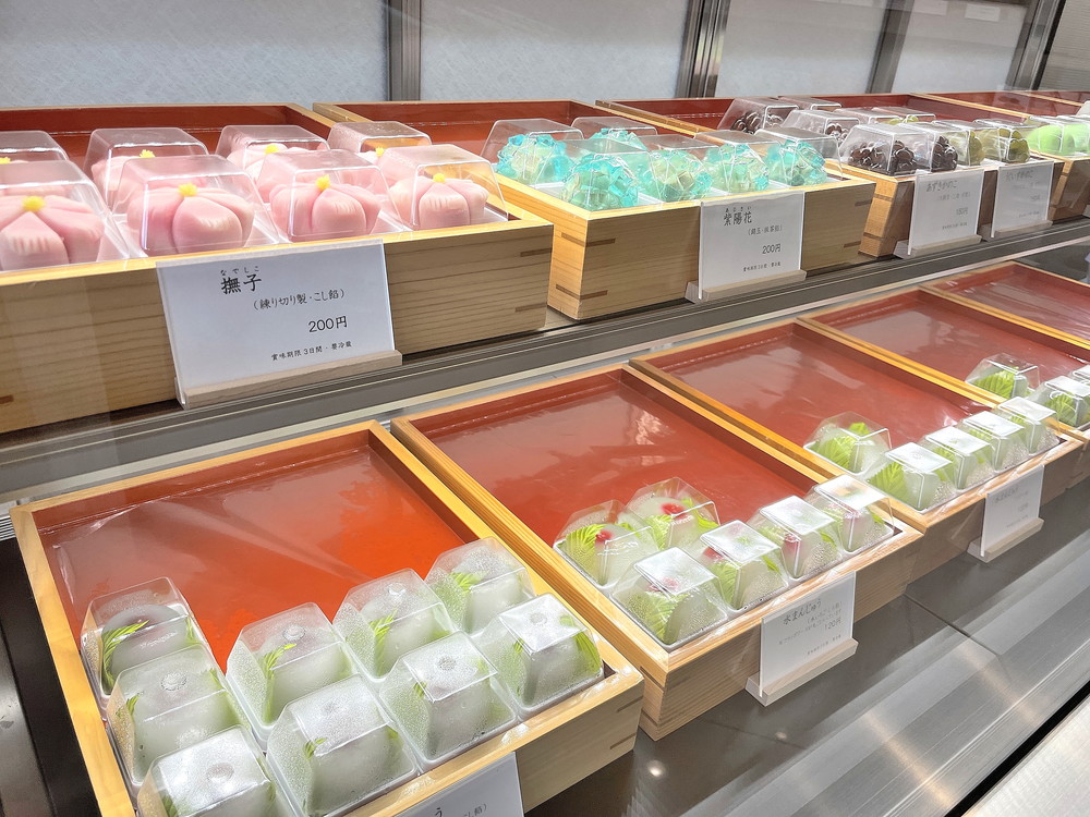 一本杉菓子店-店内②