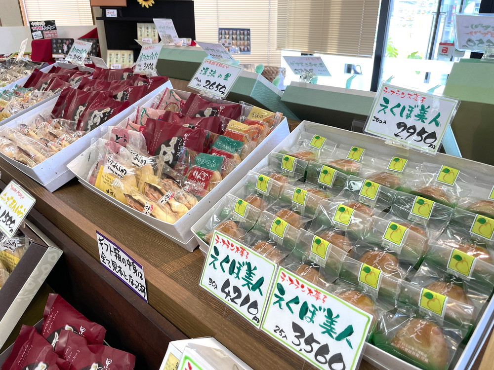 御菓子処-蝶谷-店内の和洋菓子5