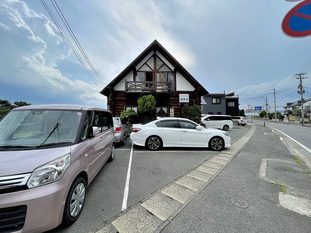 珈琲専門店-珈琲舎-駐車場