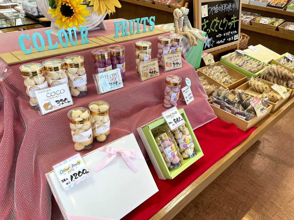 御菓子処-蝶谷-店内の和洋菓子2