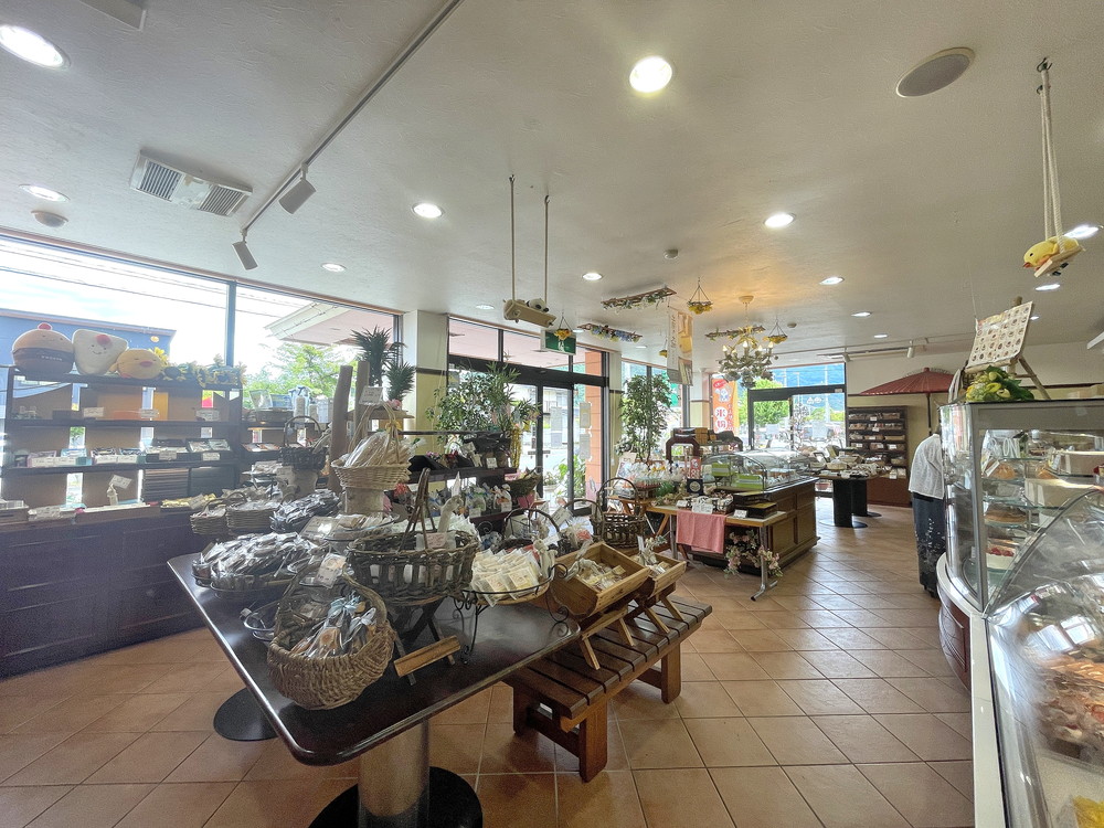 ボンむらやま-店内1