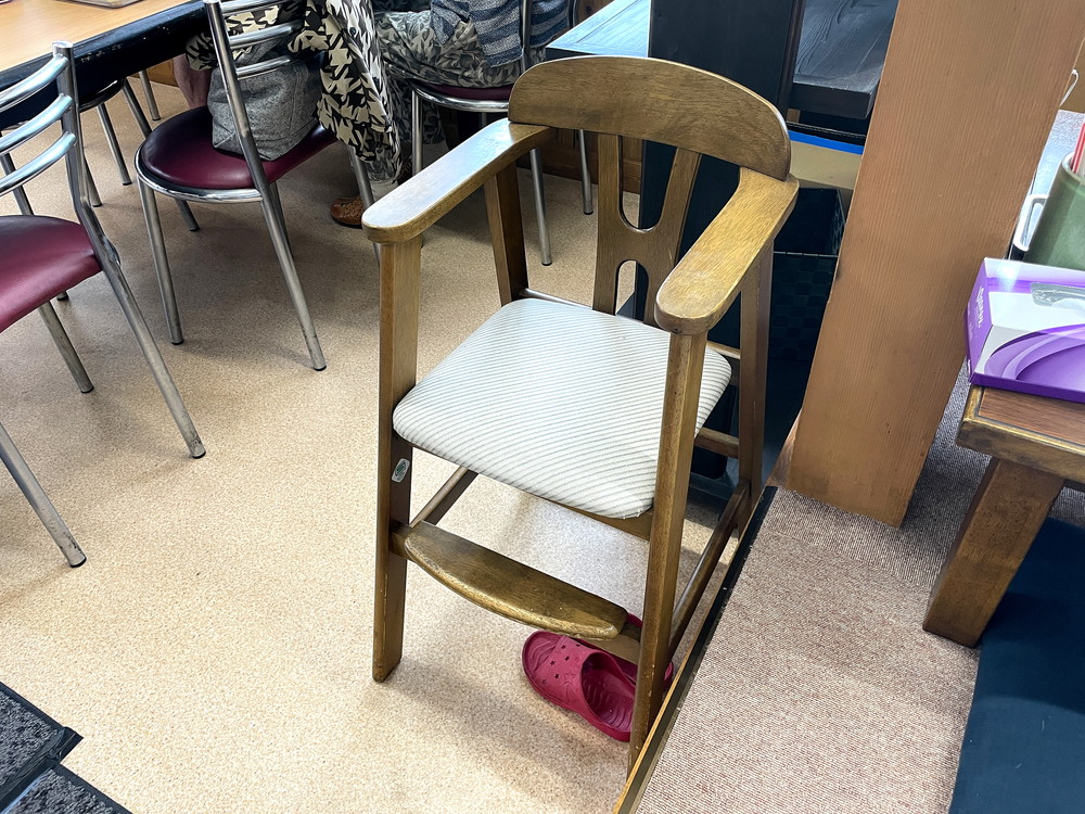 お食事処北海-子ども用イス