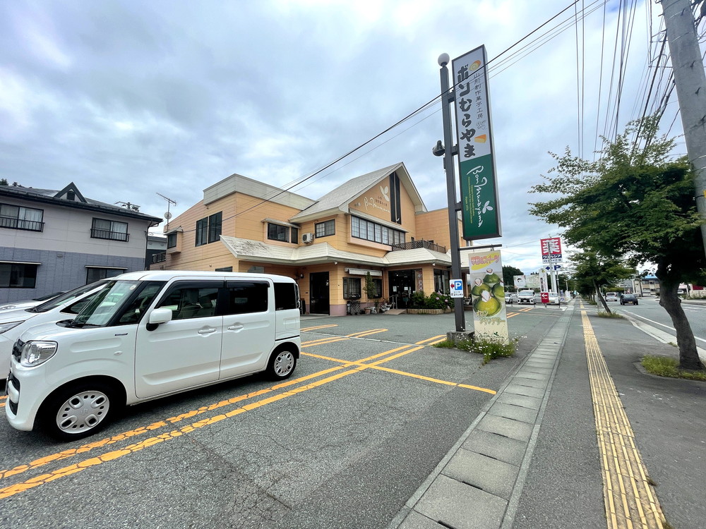 ボンむらやま-駐車場