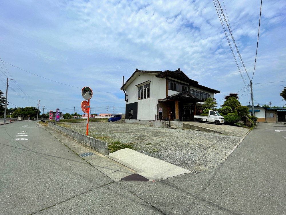 肉そば処伍らい光-駐車場