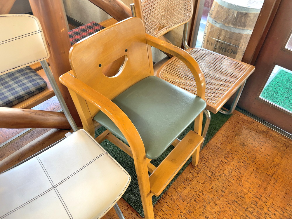 中村屋サンドイッチハウス-子ども用イス