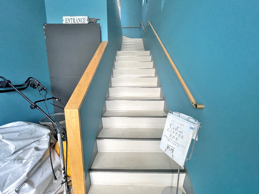 gigi-お店への階段