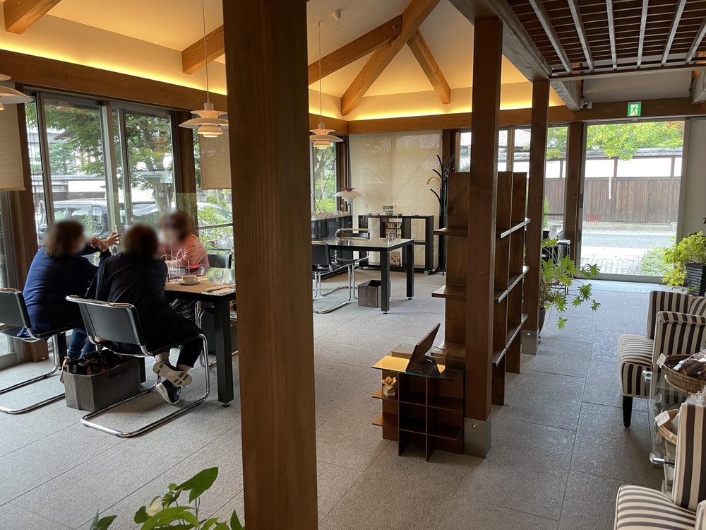 天童壮ガーデンカフェ-店内の様子2