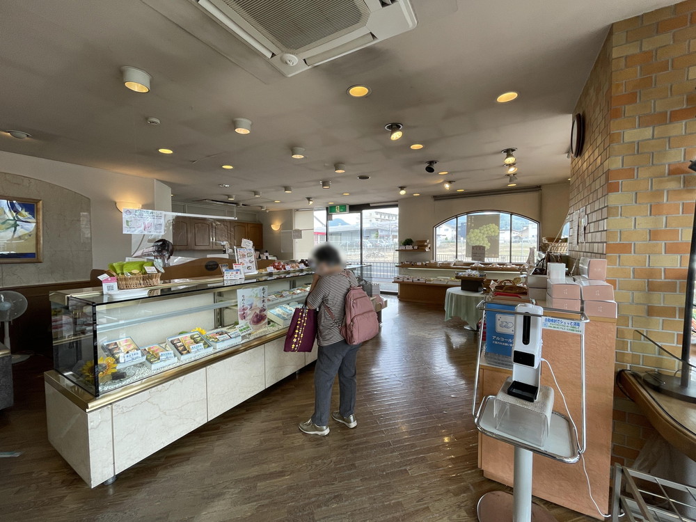 和洋菓子十一屋-店内-お菓子売り場2