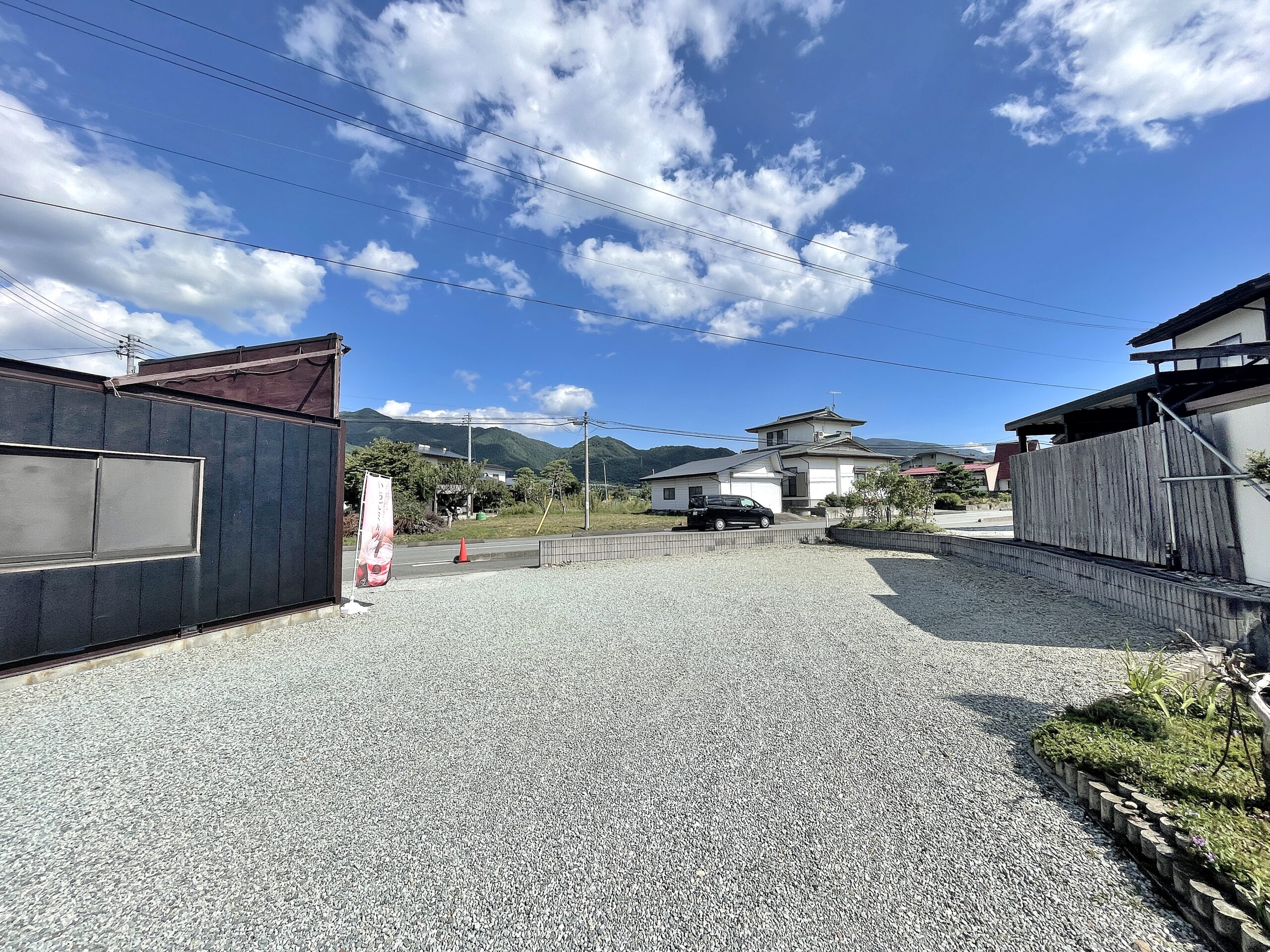 ストロベリールーム-駐車場