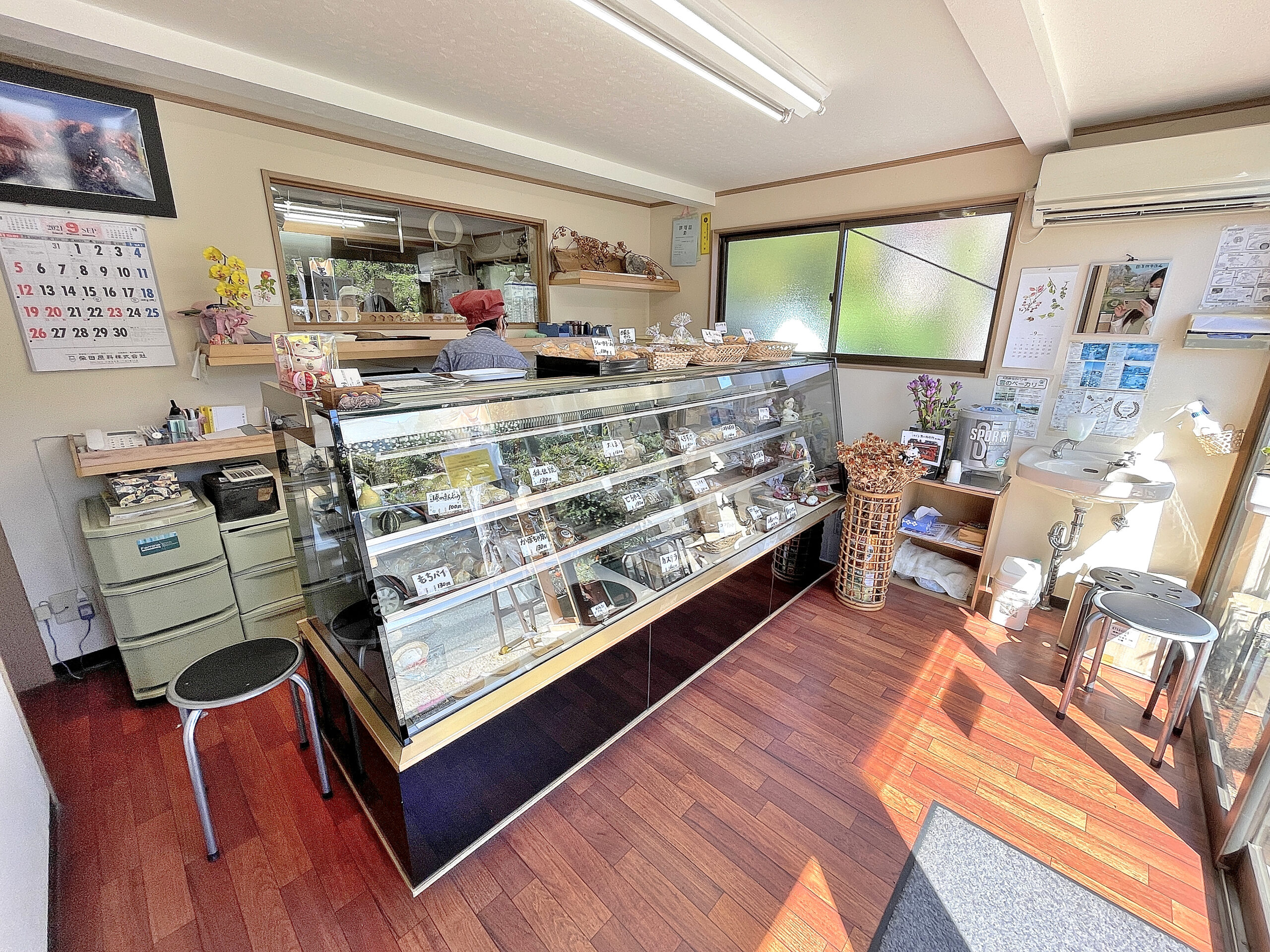 峠のまんじゅう-店内①