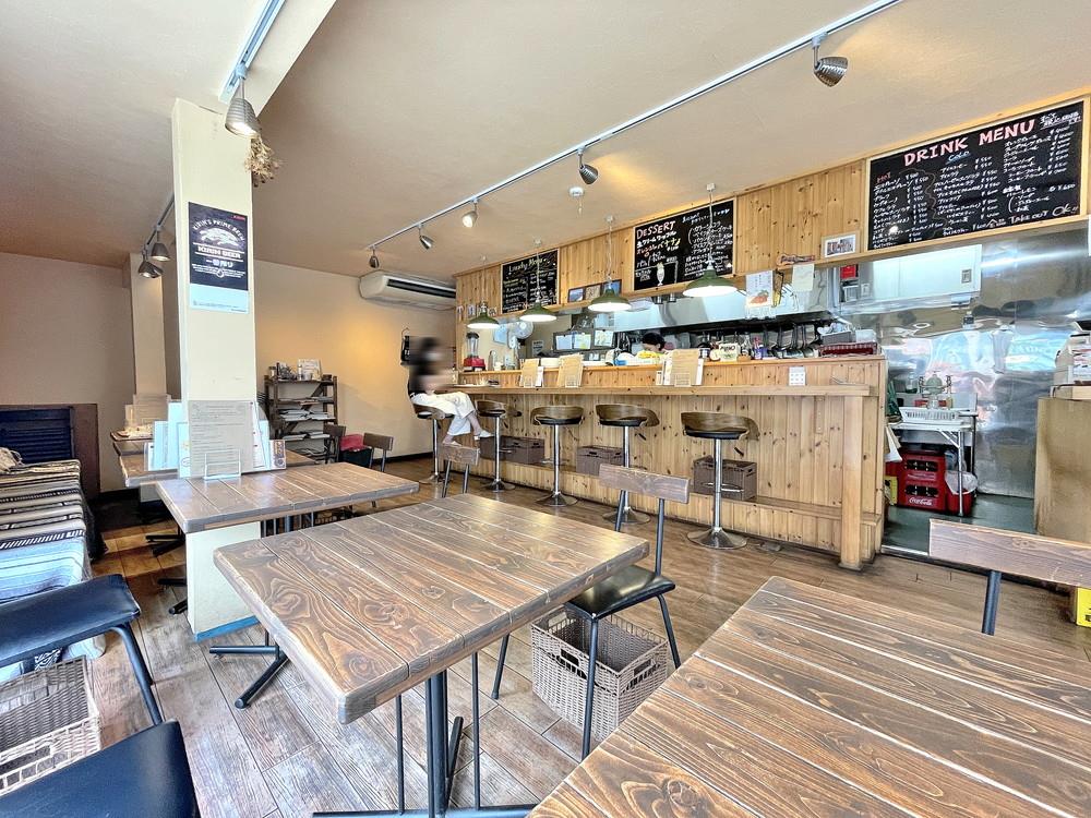 TIPIカフェ-店内①