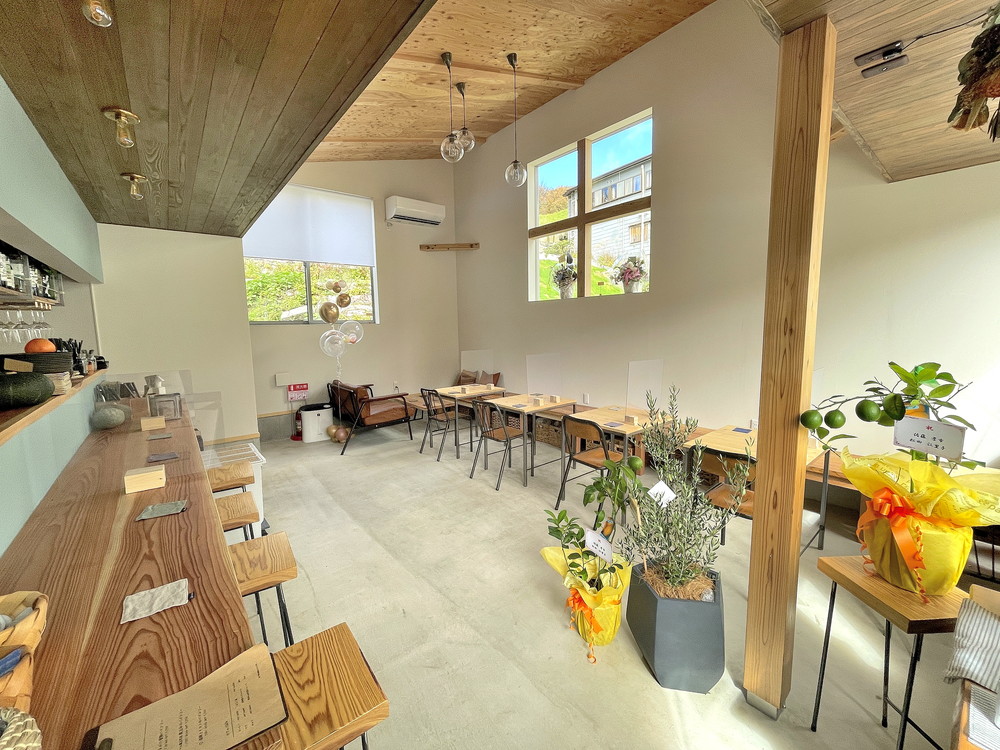 カフェ&バルchotto-店内①