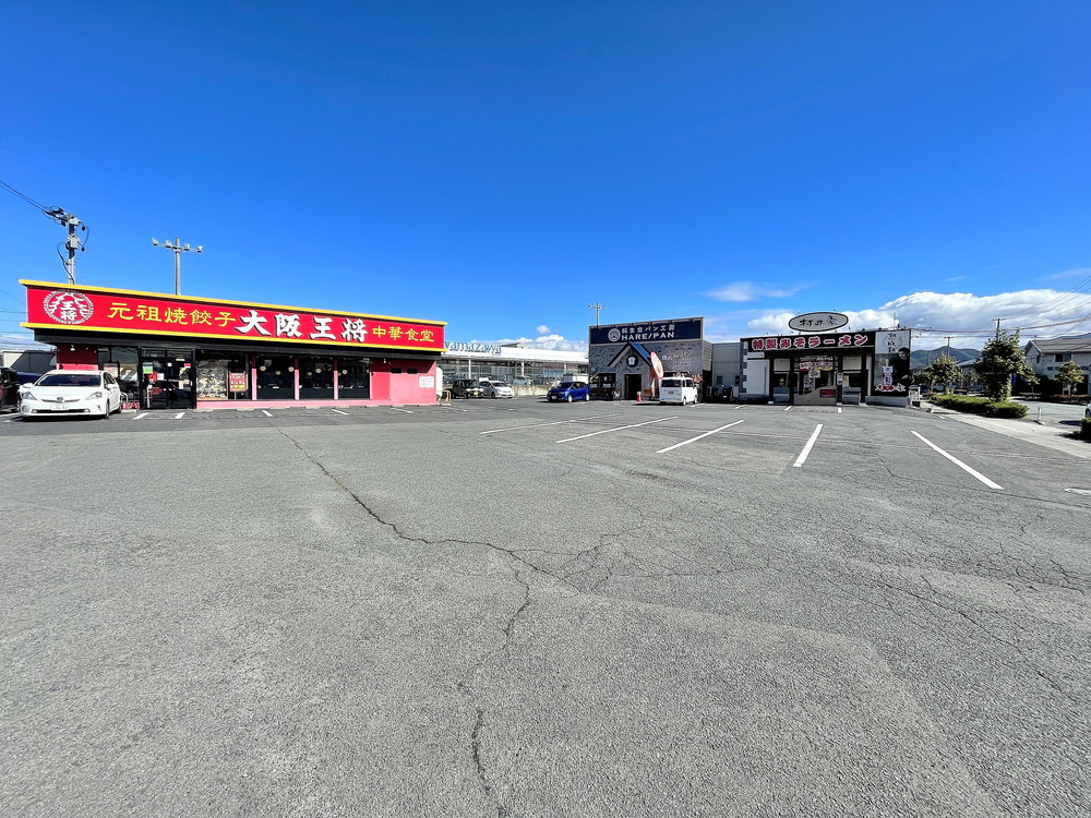 ハレパン-駐車場