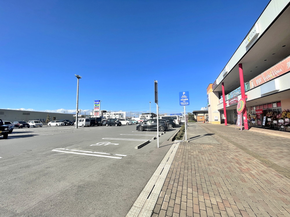 麵屋初志居間人-駐車場