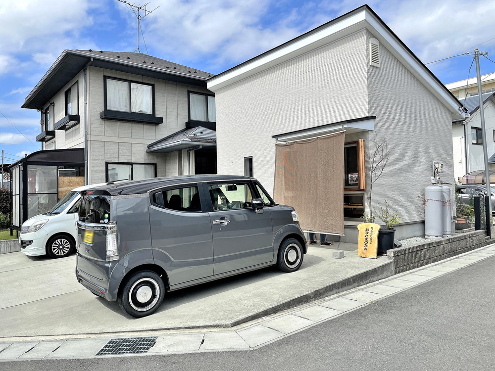 おひさまのたね-駐車場