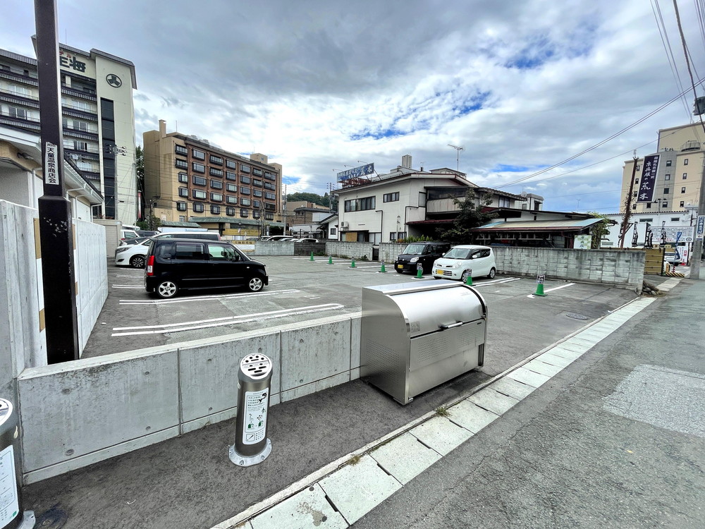 麺匠とぐろ-駐車場2