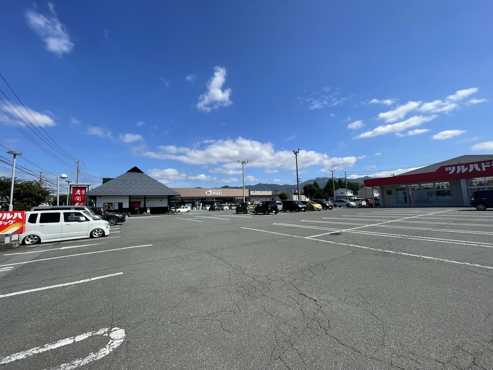 麺屋居間人Leap-駐車場