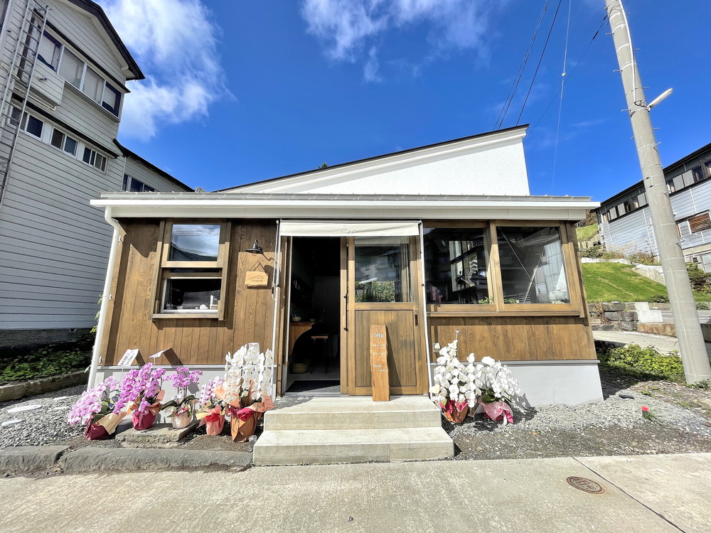 カフェ&バルchotto-外観