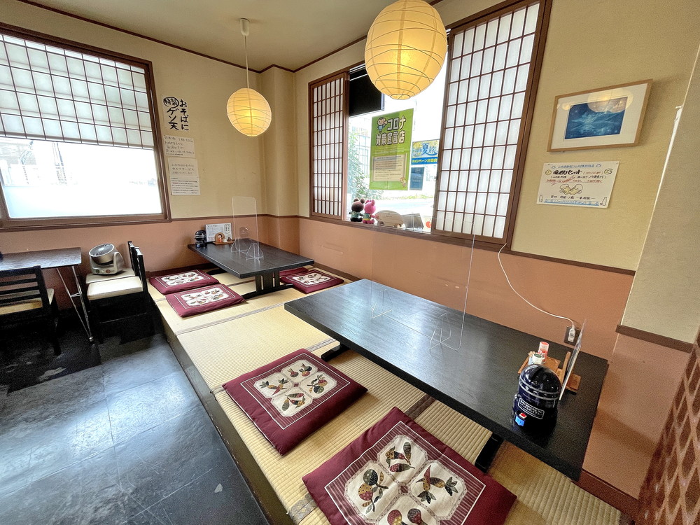 続おそばに-店内②