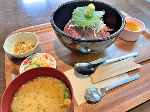 ニューサントロペ-自家製ローストビーフ丼③