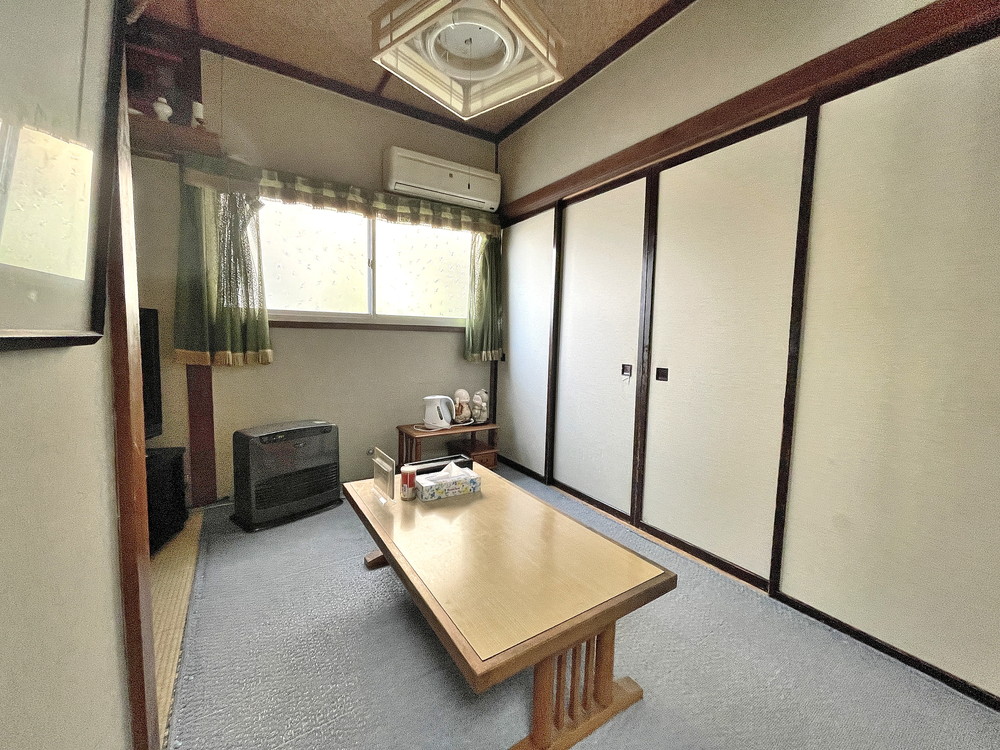 麵屋はやさか-店内②