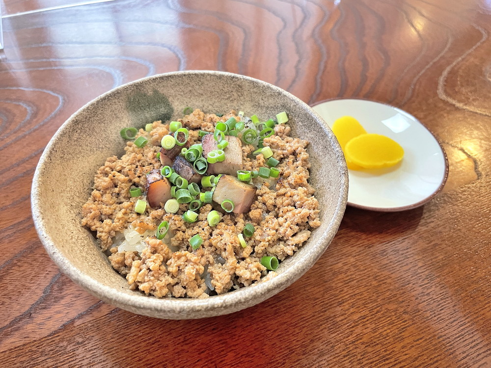 拉麺ひなた-肉めし①