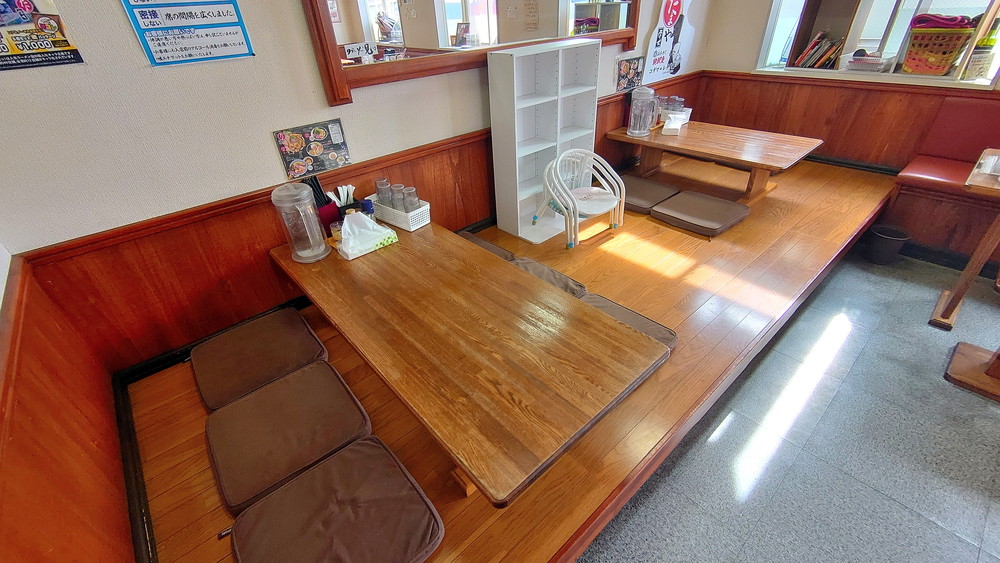 らー麺たまや零式-店内2