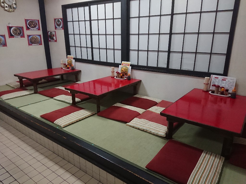 栄華飯店の内装