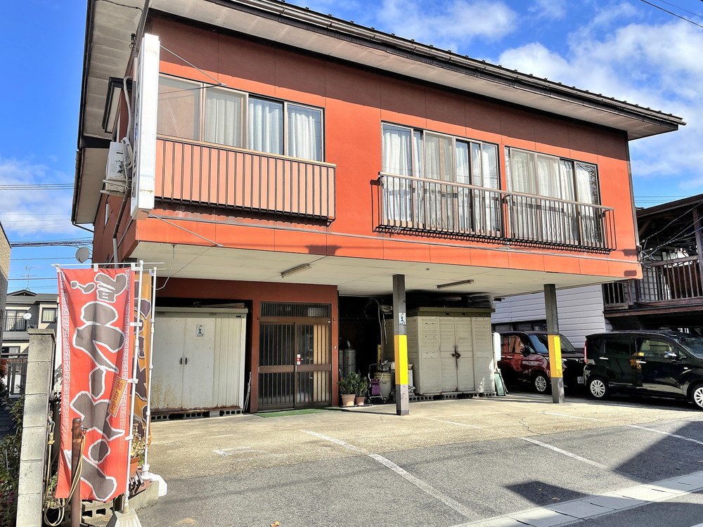 麵屋はやさか-駐車場