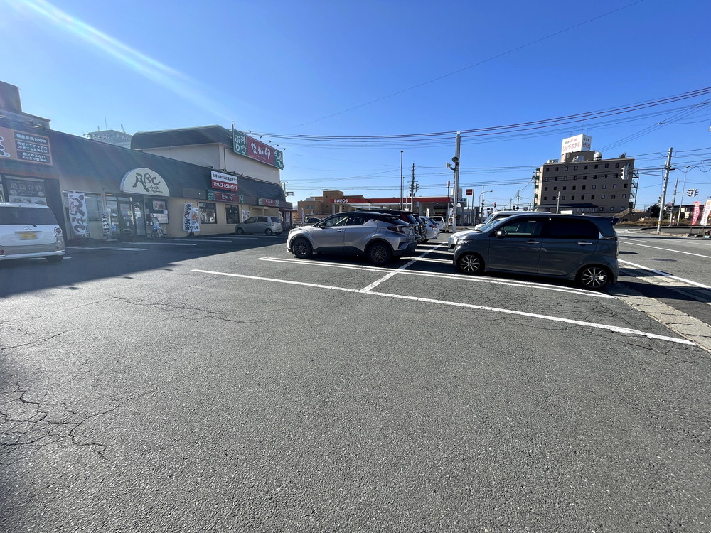 鶏笑・さば八-駐車場