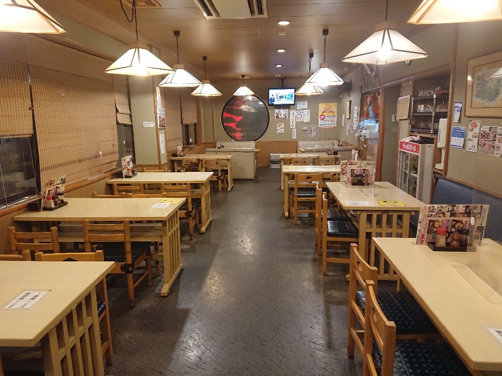 与右ェ門亭　店舗内装