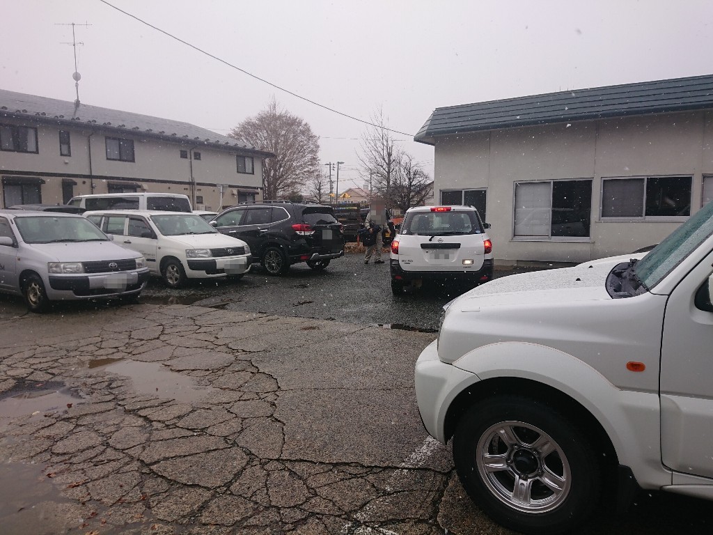 そばのまるごまるご駐車場