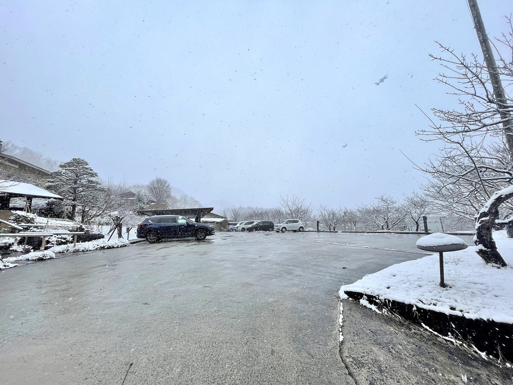 月と星-駐車場