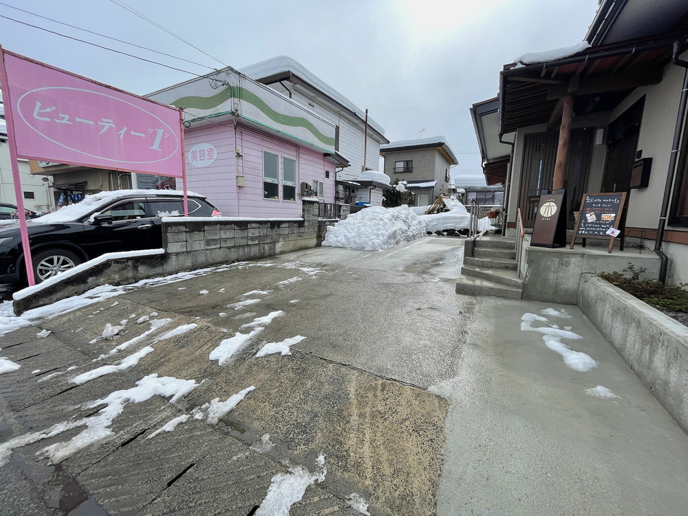 カフェモク-駐車場