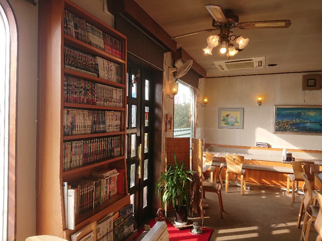 キッチンラーメン濱店内2_copy_1024x768