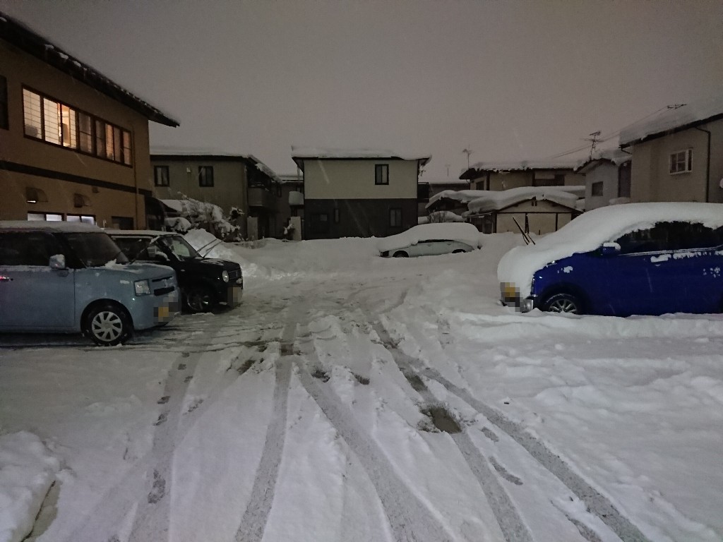 ごはん処紅月駐車場３_copy_1024x768