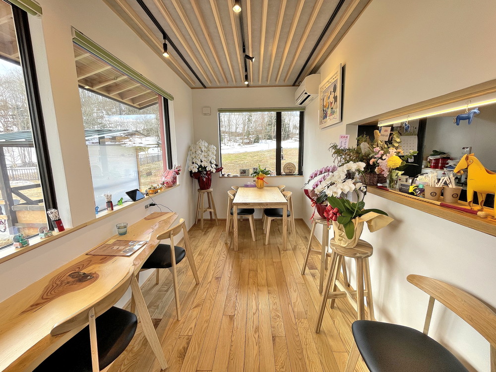 うまのすけカフェ-店内