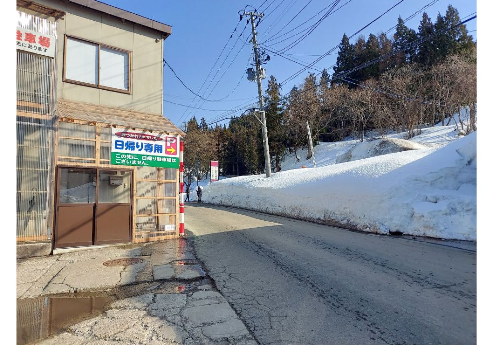 銀山温泉ー共同駐車場1