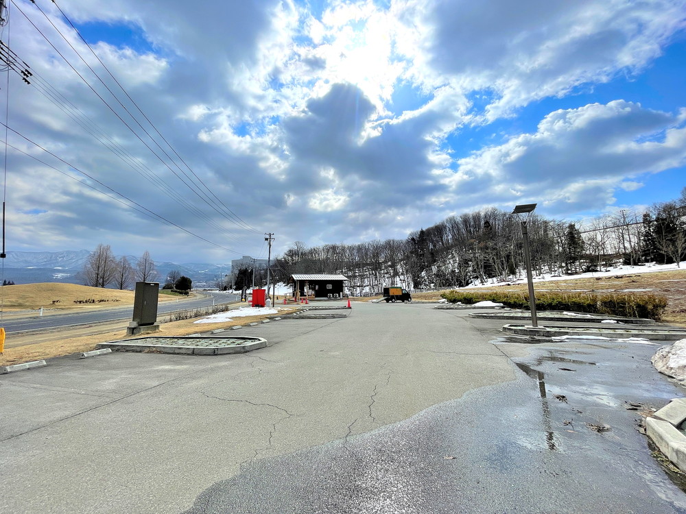 うまのすけカフェ-駐車場