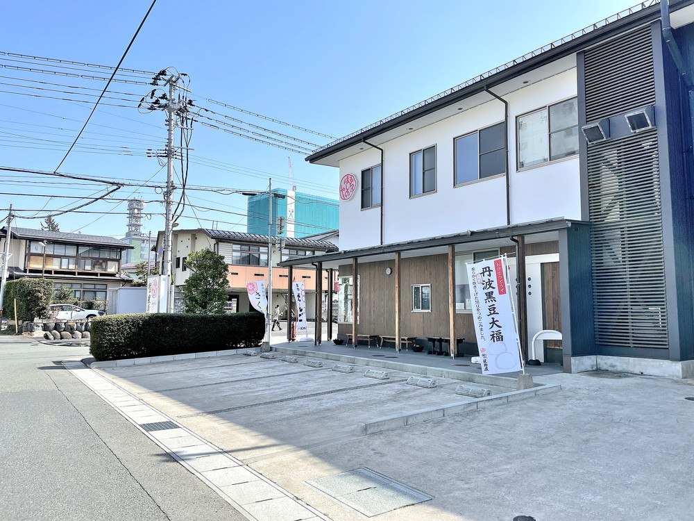 餅の星野屋-駐車場