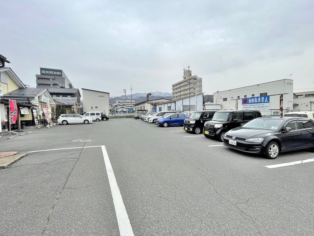きのくにや-駐車場