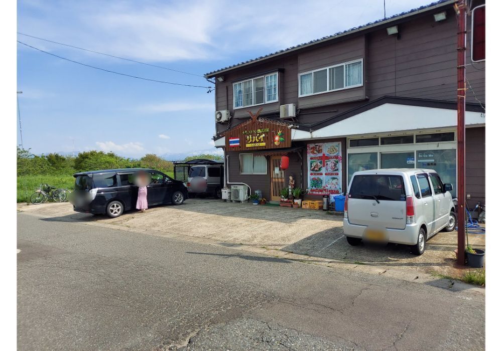 サバイー駐車場