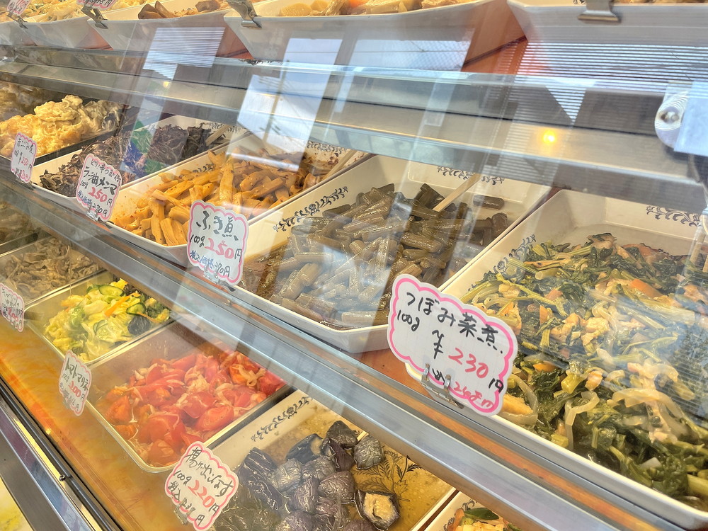 たかはしそうざい店-店内④