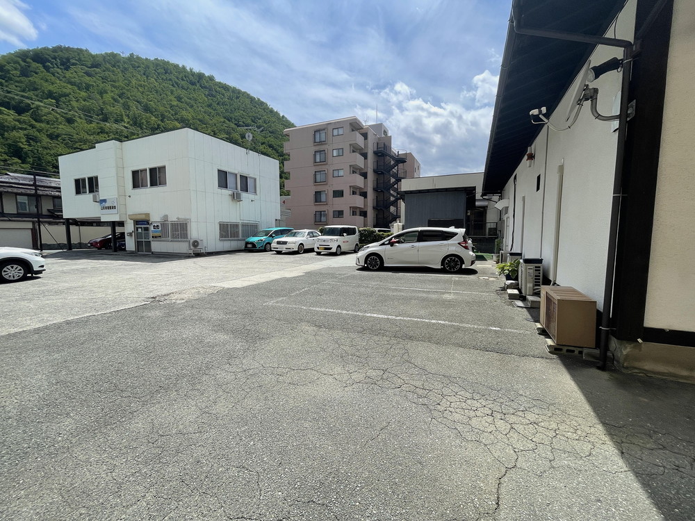 そば処ヤマモ-駐車場