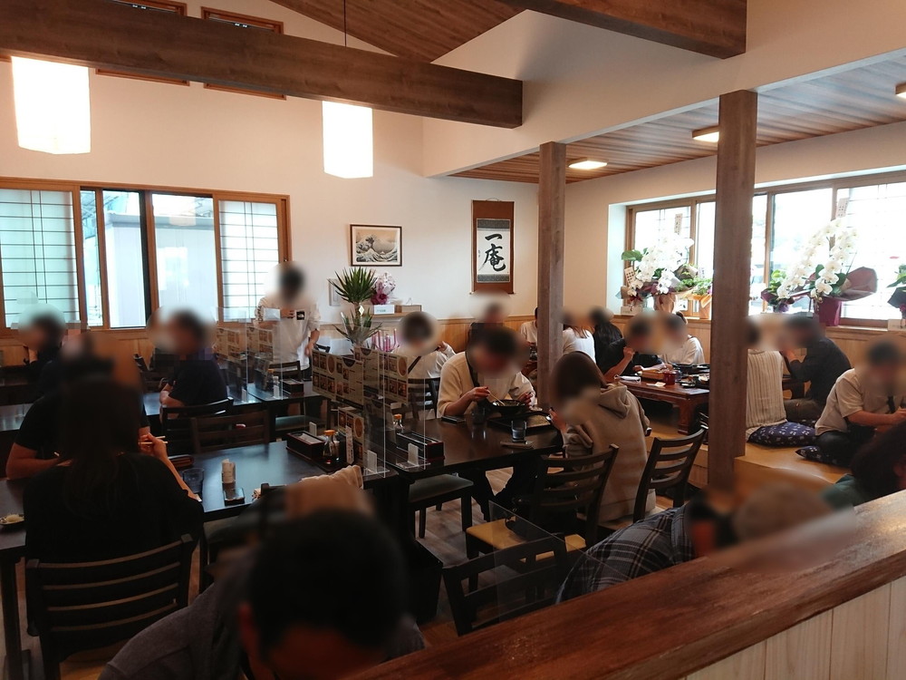 そば処一庵店内２