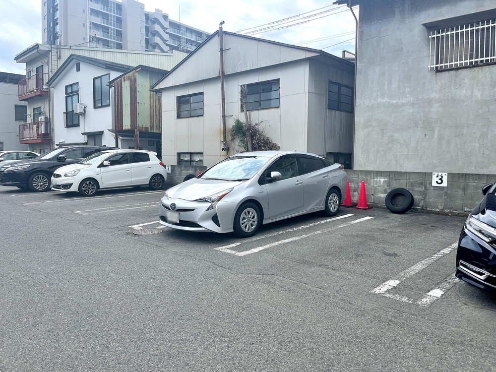 栄屋本店-駐車場4