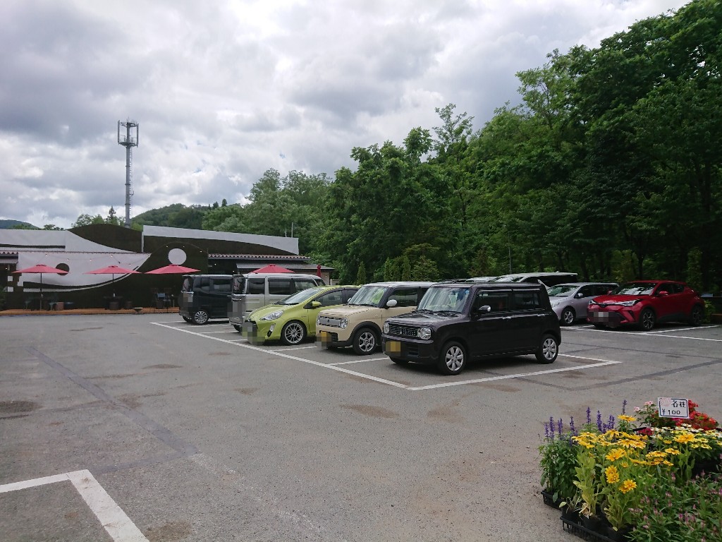 Hutte&MossGarden　駐車場_copy_1024x768