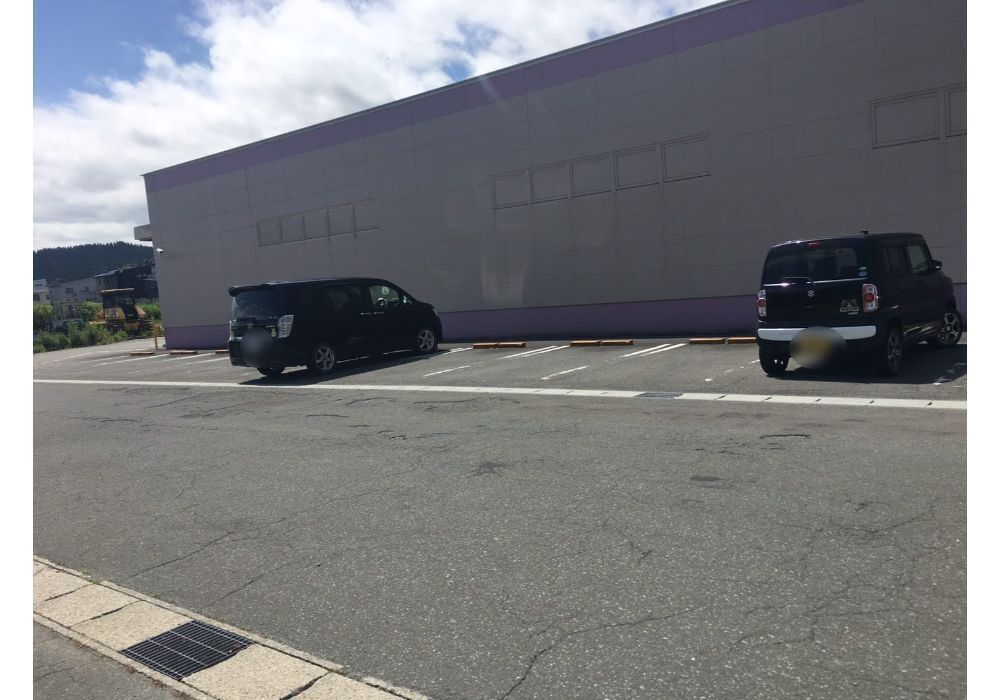 地パンgood新庄市ー駐車場