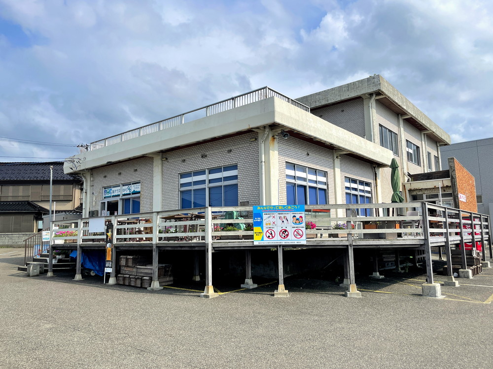 由良海水浴場-設備-カフェ