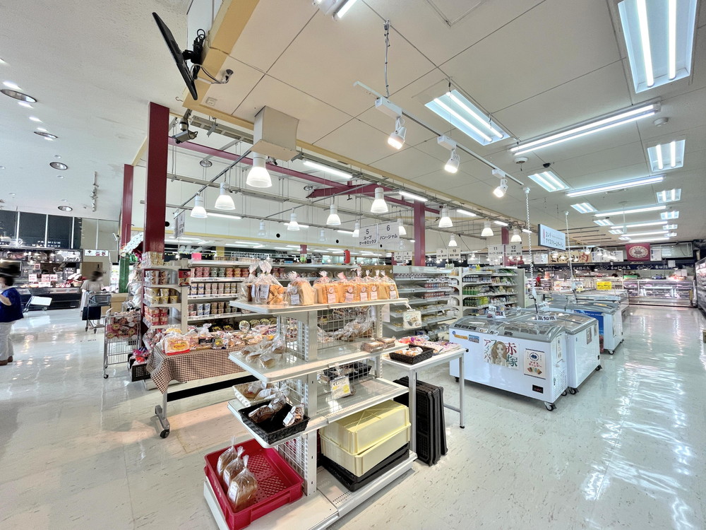 ショッピングセンター吉田-店内①